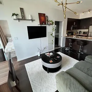 Appartement 2-bdrm And 1 Den 3 Bed With 2 Bath - Walking Distance To Scotiabank Arena, Cn Tower, Union Station, Ripleys With Free Parking, Toronto