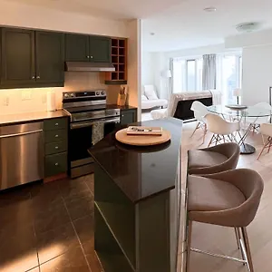 Appartement Apartment/2bedrooms/2 Full Bathrooms/free Parking, Toronto