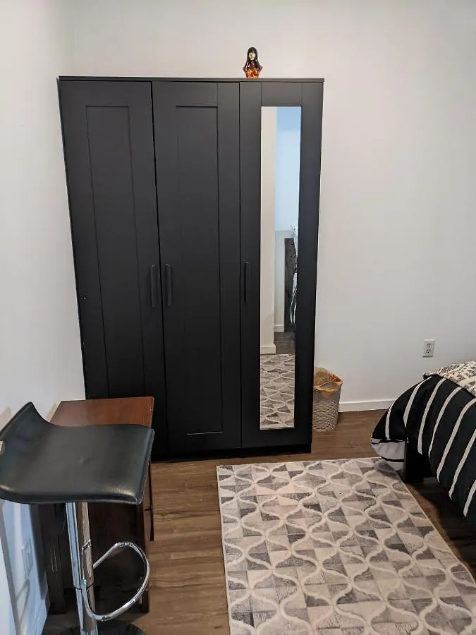 Bright Parkdale Court - Little Portugal W/ Free Parking Apartment Toronto 0*,  Canada