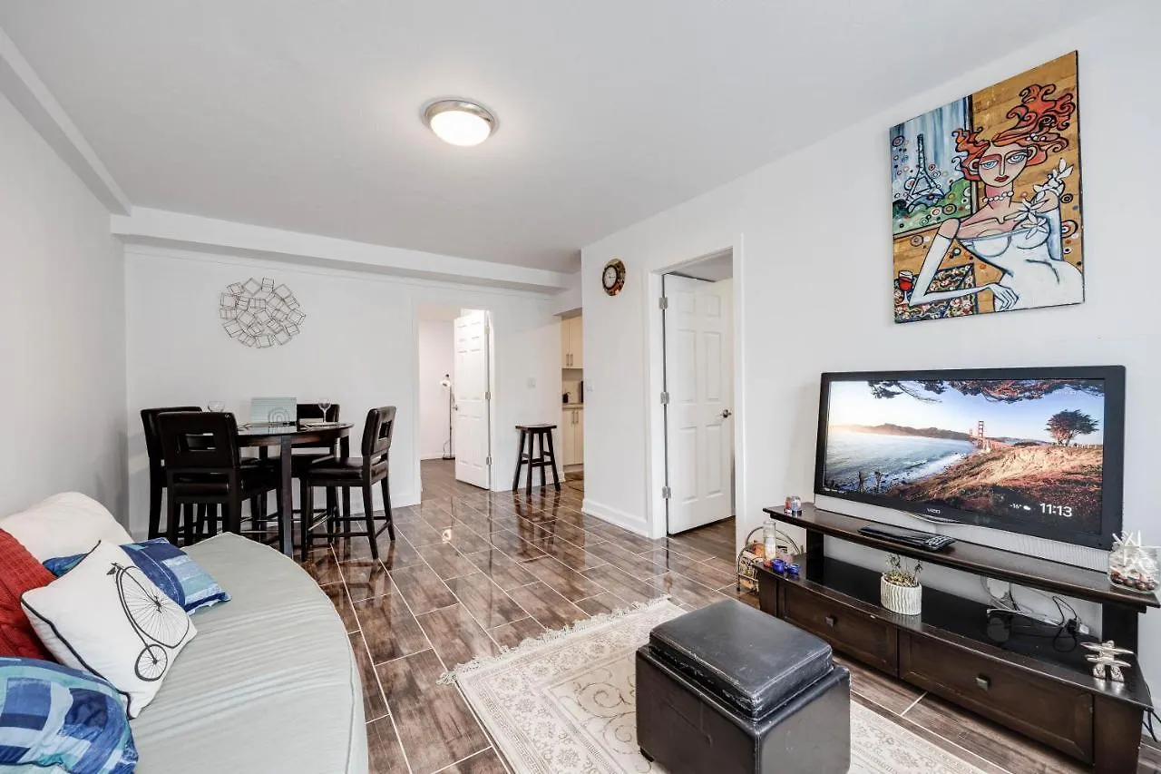 Bright Parkdale Court - Little Portugal W/ Free Parking Apartment Toronto