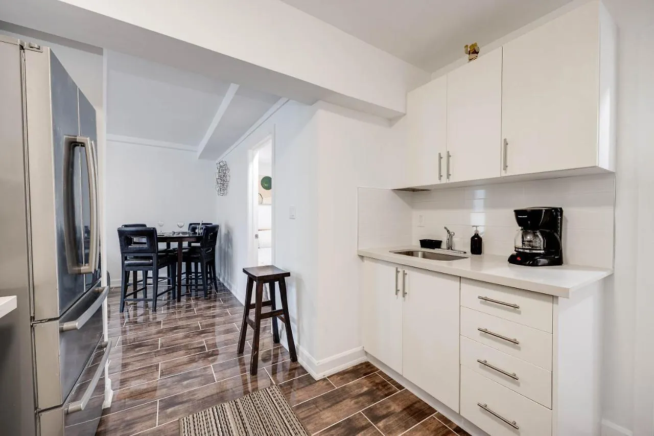 Bright Parkdale Court - Little Portugal W/ Free Parking Apartment Toronto