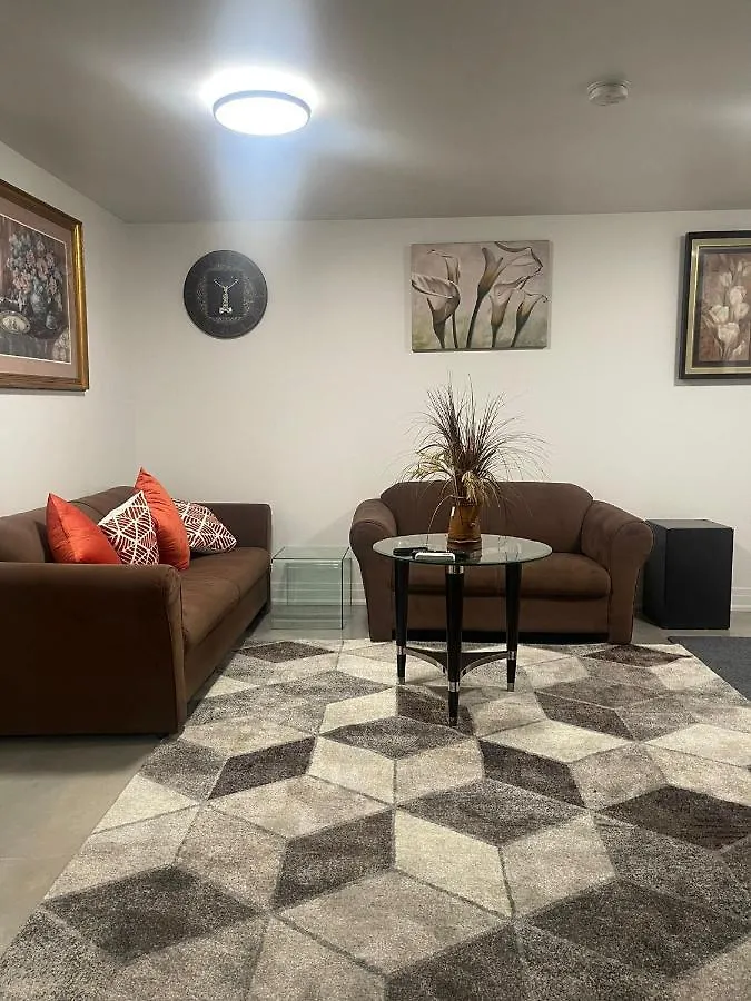 Bright Parkdale Court - Little Portugal W/ Free Parking Apartment Toronto
