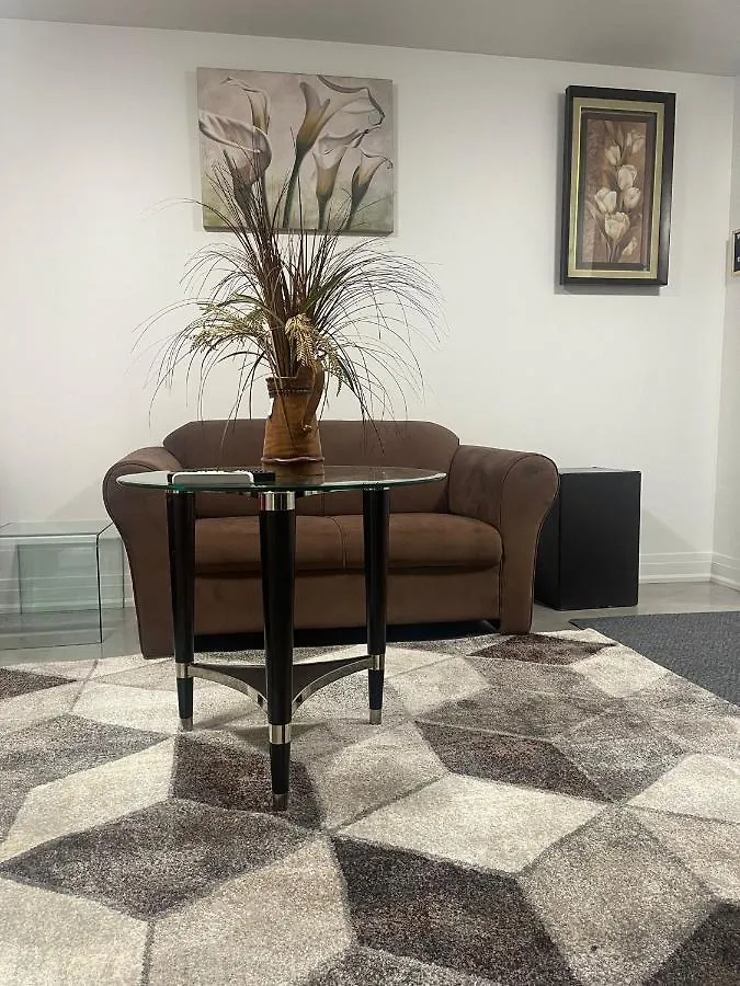 Bright Parkdale Court - Little Portugal W/ Free Parking Apartment Toronto