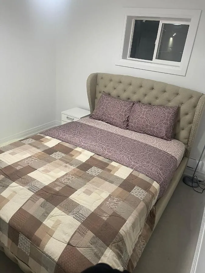 Bright Parkdale Court - Little Portugal W/ Free Parking Apartment Toronto Canada