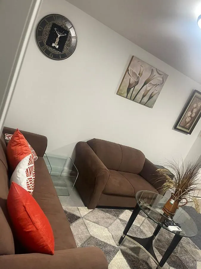Bright Parkdale Court - Little Portugal W/ Free Parking Apartment Toronto