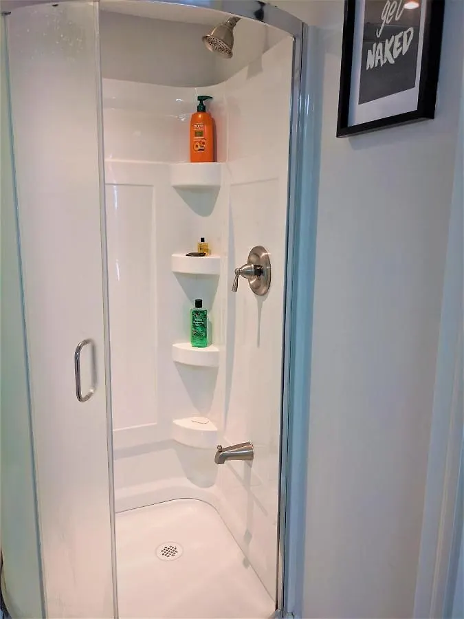 Bright Parkdale Court - Little Portugal W/ Free Parking Apartment Toronto
