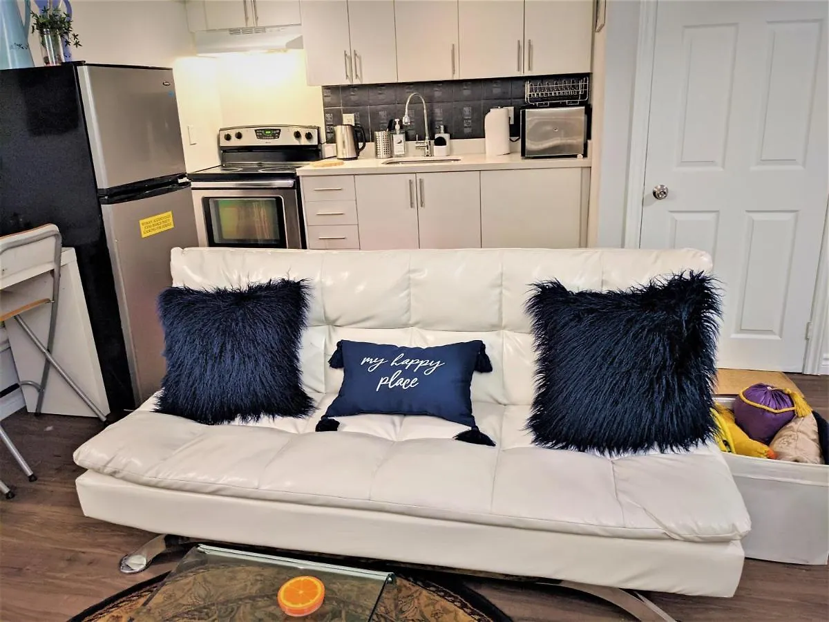 Appartement Bright Parkdale Court - Little Portugal W/ Free Parking à Toronto 0*,  Canada