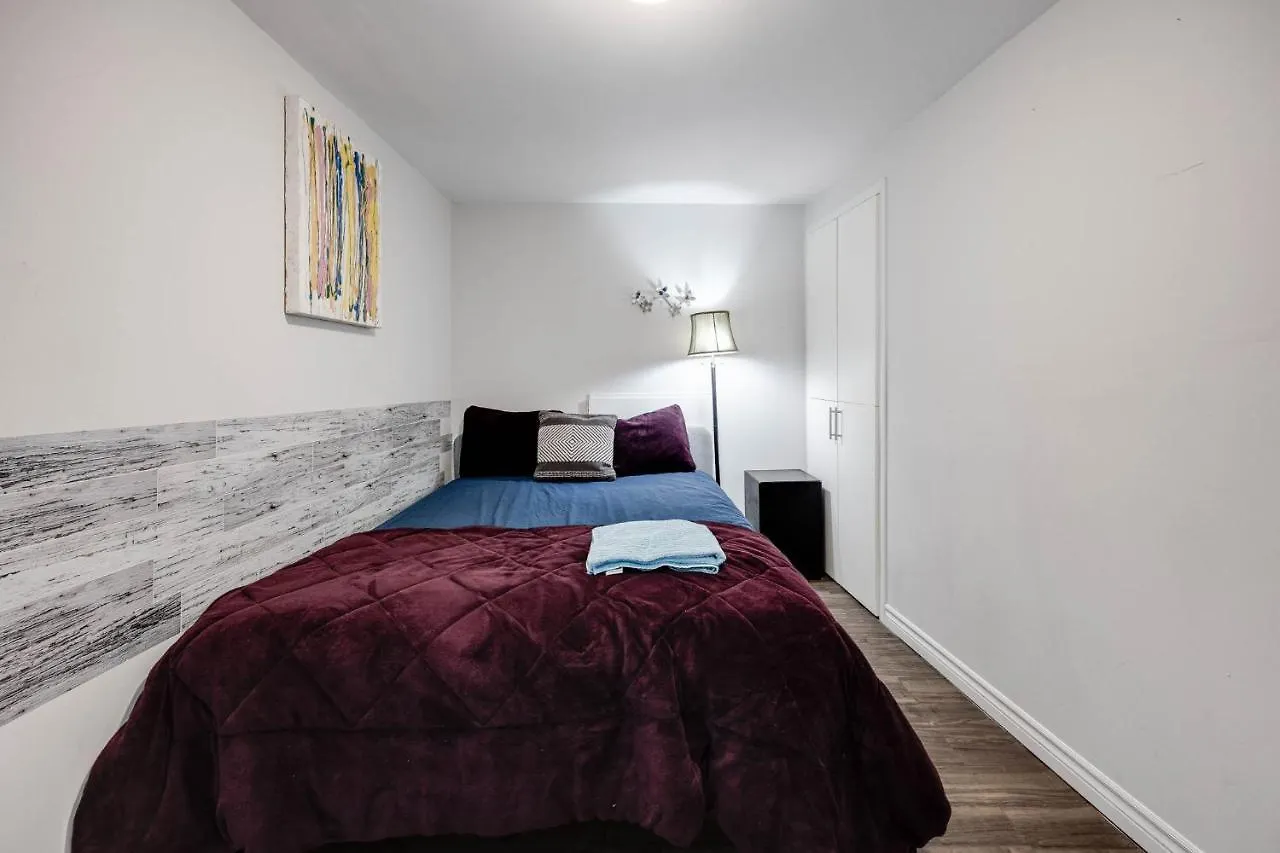 Bright Parkdale Court - Little Portugal W/ Free Parking Apartment Toronto Canada