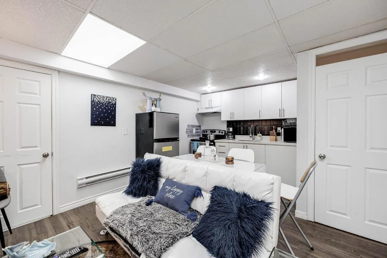 Bright Parkdale Court - Little Portugal W/ Free Parking Apartment Toronto Canada