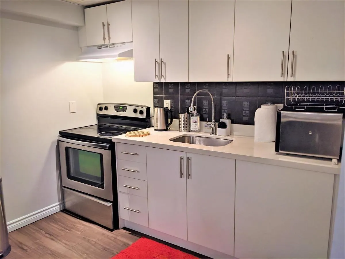 Bright Parkdale Court - Little Portugal W/ Free Parking Apartment Toronto